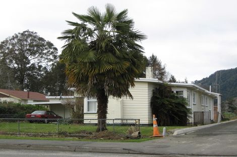 Photo of property in 113 Fairfax Street, Murchison, 7007