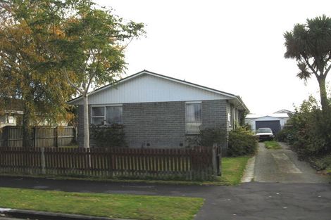 Photo of property in 17 La Perouse Place, Northcote, Christchurch, 8052