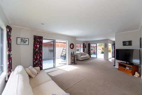 Photo of property in 4 Gregory Grove, Clive, 4102