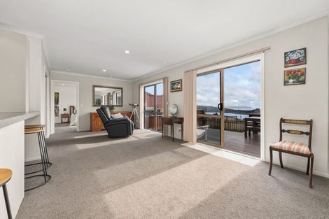 Photo of property in 1 Greenstone Place, Aotea, Porirua, 5024