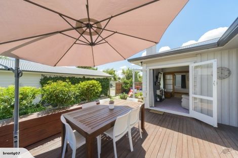 Photo of property in 22 Akaroa Avenue, Awapuni, Palmerston North, 4412