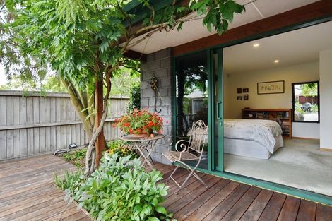 Photo of property in 1/5 Winters Road, Redwood, Christchurch, 8051