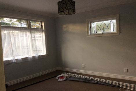 Photo of property in 16 Atkinson Road, Titirangi, Auckland, 0604