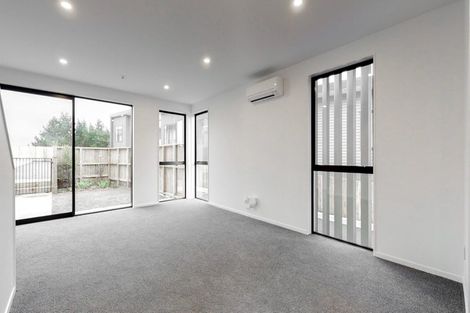 Photo of property in 7/62 Spenmoor Street, Newlands, Wellington, 6037