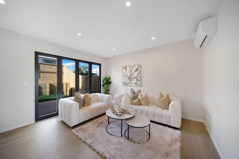 Photo of property in 3 Taipahitini Road, Rosehill, 2113