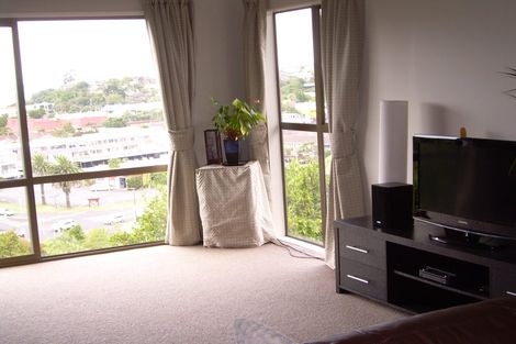 Photo of property in 55 Woodlands Crescent, Browns Bay, Auckland, 0630
