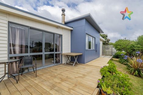 Photo of property in 341 Te Horo Beach Road, Te Horo Beach, Otaki, 5581