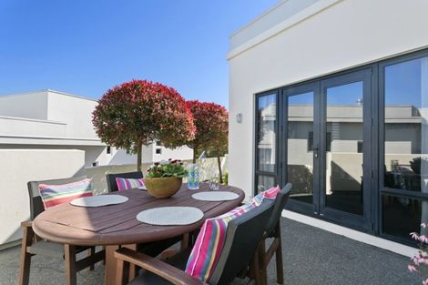 Photo of property in 28 Fairview Terrace, Waipahihi, Taupo, 3330