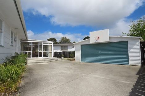 Photo of property in 8 Pipitea Place, Massey, Auckland, 0614