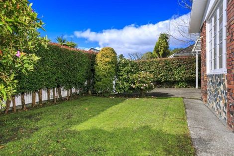Photo of property in 35 Northumberland Avenue, Belmont, Auckland, 0622