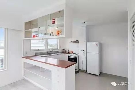 Photo of property in 10 Holdaway Avenue, Northcote, Auckland, 0627