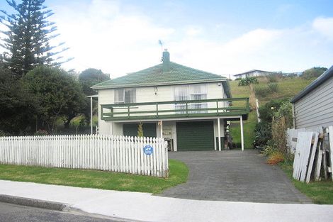 Photo of property in 8 Miriona Grove, Paekakariki, 5034