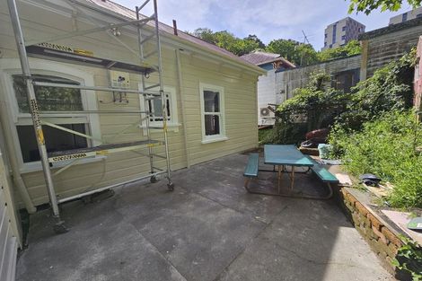 Photo of property in 32 Devon Street, Aro Valley, Wellington, 6021