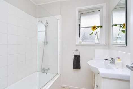 Photo of property in 23 Rowcliffe Crescent, Avonside, Christchurch, 8061