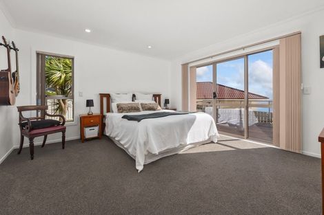 Photo of property in 1 Greenstone Place, Aotea, Porirua, 5024