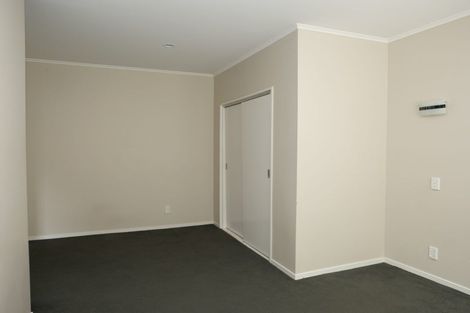 Photo of property in 70 Kelburn Parade, Kelburn, Wellington, 6012