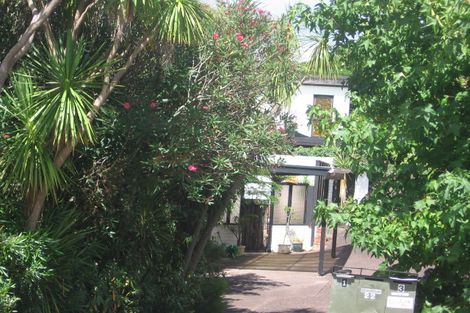 Photo of property in 2/22 Belmont Terrace, Milford, Auckland, 0620