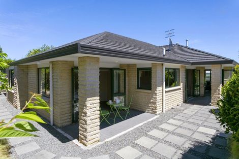 Photo of property in 30 Fairview Terrace, Waipahihi, Taupo, 3330