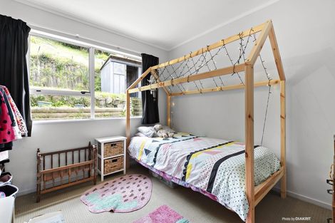 Photo of property in 71 Bassett Road, Johnsonville, Wellington, 6037