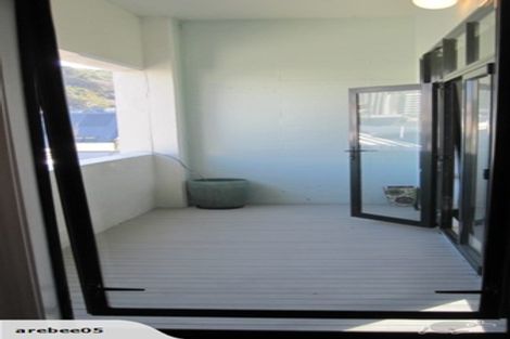 Photo of property in Endeavour Apartments, 13/125 Thorndon Quay, Pipitea, Wellington, 6011