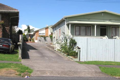 Photo of property in 142a Hutchinson Avenue, New Lynn, Auckland, 0600