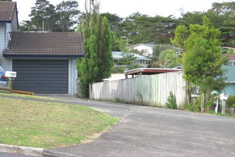 Photo of property in 2/39 Elizabeth Drive, West Harbour, Auckland, 0618