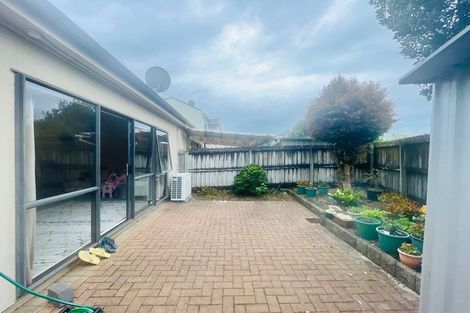 Photo of property in 64 Tiger Drive, Golflands, Auckland, 2013
