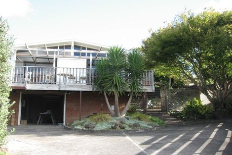 Photo of property in 21 Alton Terrace, Pakuranga Heights, Auckland, 2010