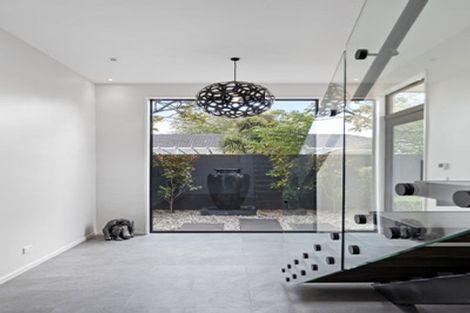 Photo of property in 2/28 Jeffreys Road, Fendalton, Christchurch, 8052