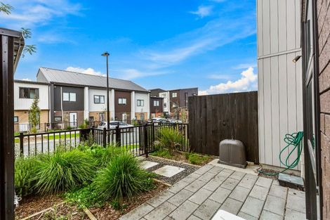Photo of property in 3/476 West Coast Road, Glen Eden, Auckland, 0602