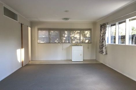 Photo of property in 18 Raphael Place, West Harbour, Auckland, 0618