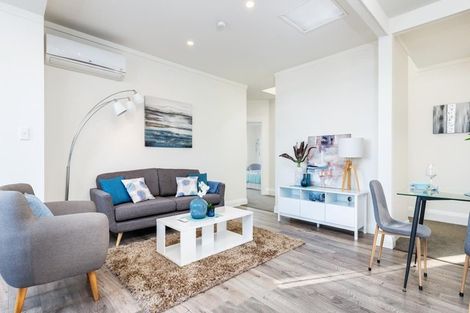 Photo of property in 1 Luckens Road, West Harbour, Auckland, 0618