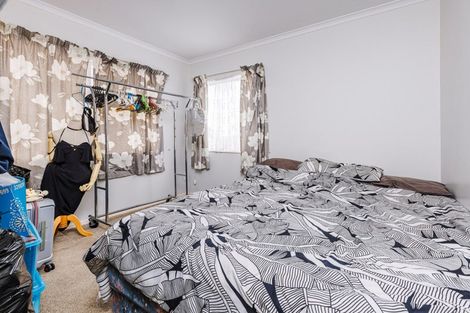 Photo of property in 35 Peverill Crescent, Papatoetoe, Auckland, 2025