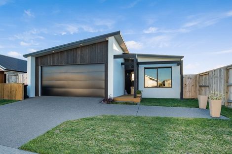 Photo of property in 10 Knightia Drive, Papamoa Beach, Papamoa, 3118