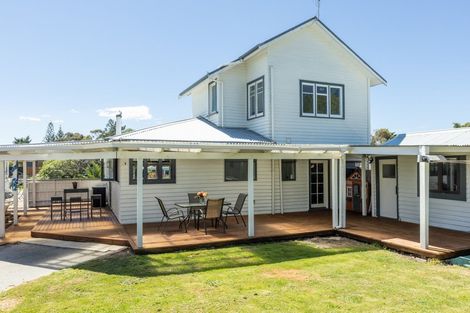 Photo of property in 30 Beach Road, Haumoana, 4102