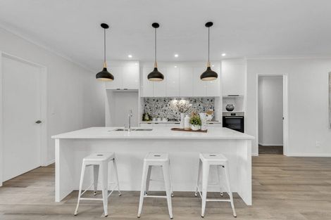 Photo of property in 213b Murphys Road, Flat Bush, Auckland, 2019