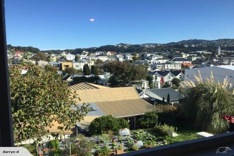 Photo of property in 4/7 Claremont Grove, Mount Victoria, Wellington, 6011