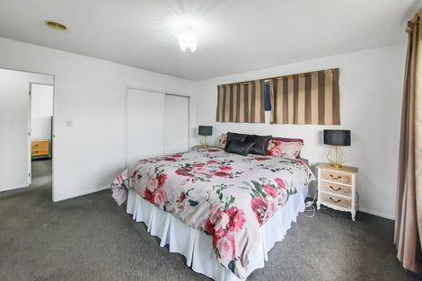 Photo of property in 58 Denise Crescent, Hornby, Christchurch, 8042