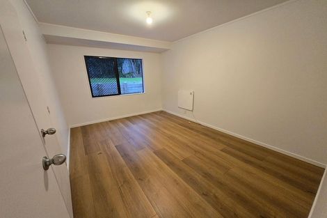 Photo of property in 2/26 Fernlea Rise, Bayview, Auckland, 0629