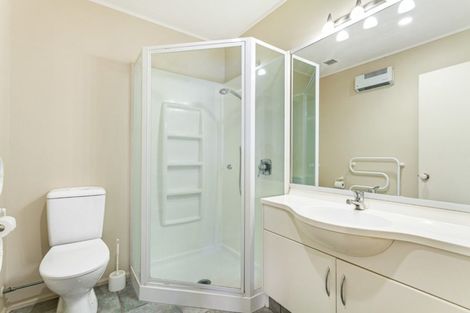 Photo of property in Oceanside Tower 1, 3/2c Marine Parade, Mount Maunganui, 3116