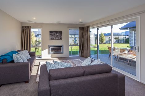 Photo of property in 18 Mcdermott Place, Halswell, Christchurch, 8025