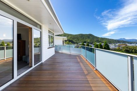 Photo of property in 251b Waikawa Road, Waikawa, Picton, 7220