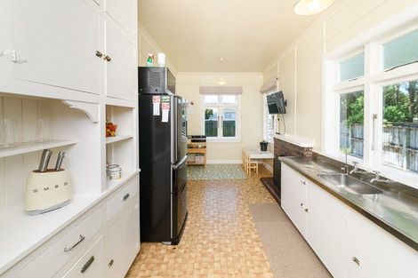 Photo of property in 42 Alexandra Street, Marton, 4710