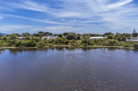 Photo of property in 41 Queens Road, Waikanae Beach, Waikanae, 5036