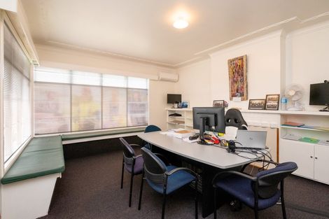 Photo of property in 379 Broadway, Stratford, 4332