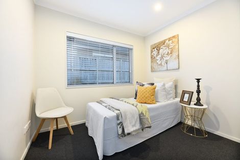 Photo of property in 12 Lockyer Road, Kumeu, 0810