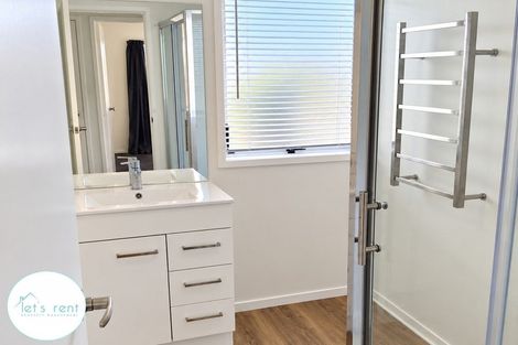 Photo of property in 92 Burundi Avenue, Clendon Park, Auckland, 2103