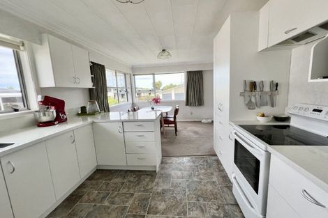 Photo of property in 32 Kildare Drive, Waikiwi, Invercargill, 9810