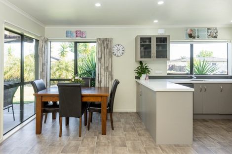 Photo of property in 3 Alan Styles Place, Greenmeadows, Napier, 4112