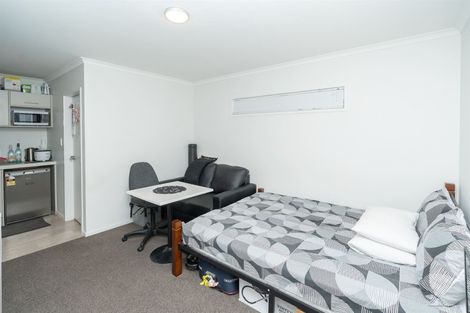 Photo of property in 2/30 Hunter Street, Hamilton Lake, Hamilton, 3204